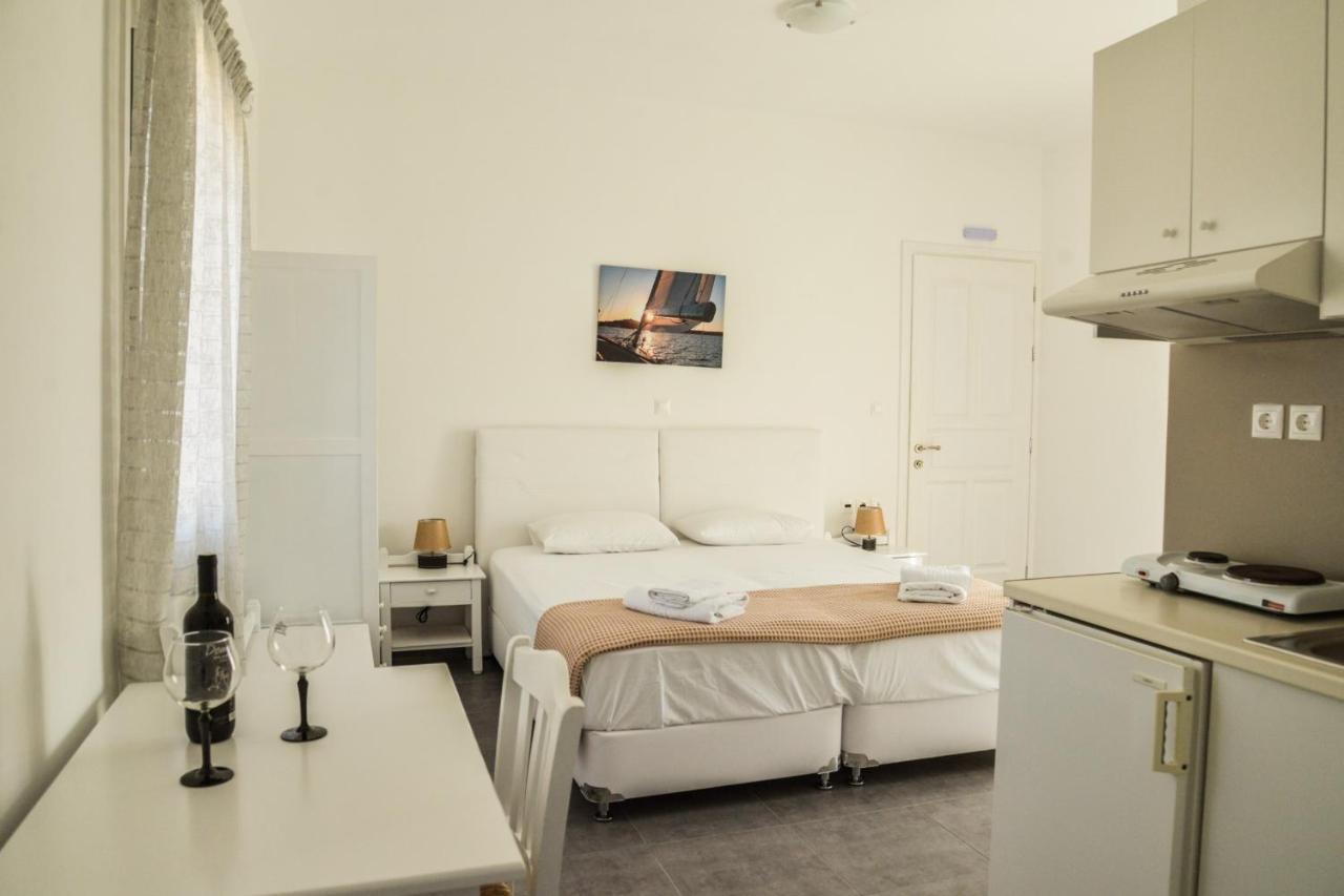 Zeras Apartments Adamantas  Buitenkant foto