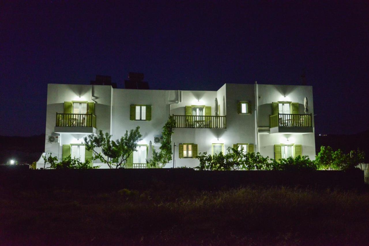Zeras Apartments Adamantas  Buitenkant foto