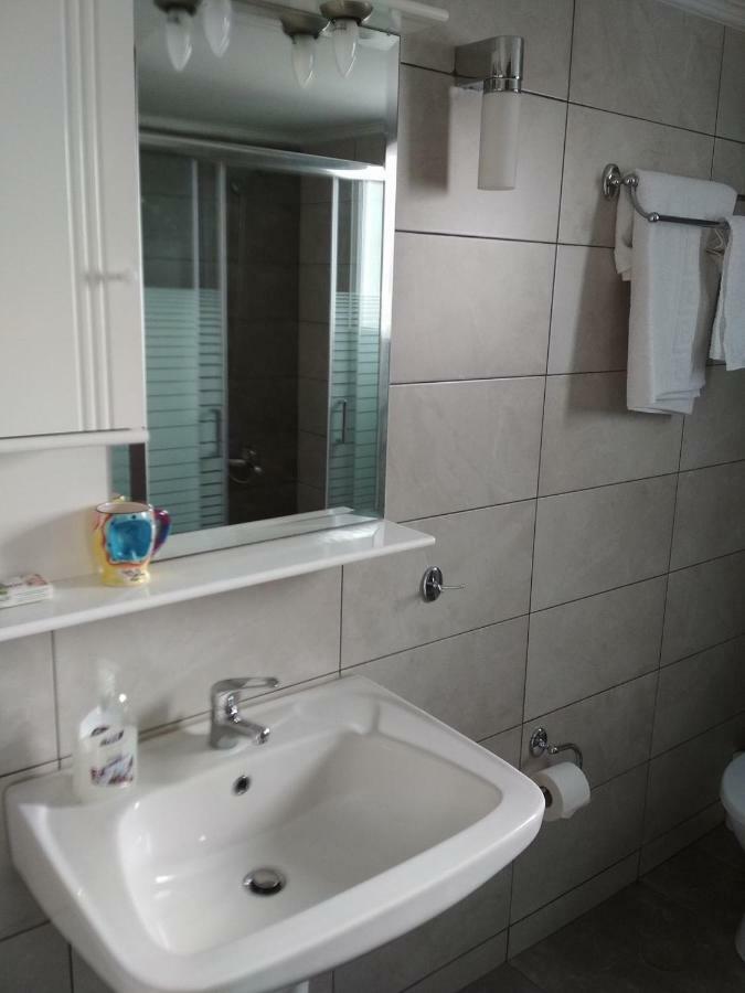 Zeras Apartments Adamantas  Buitenkant foto